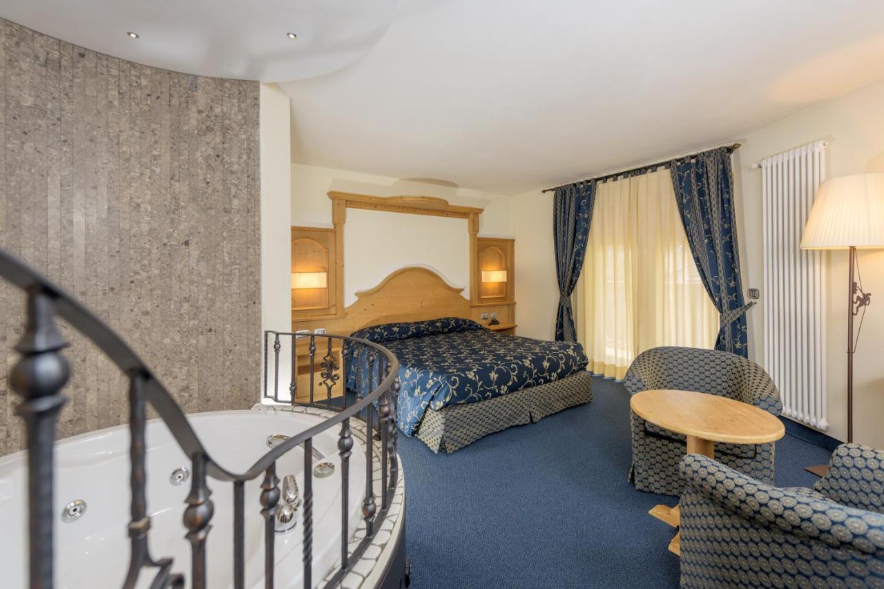 Family Hotel Andes - Only For Family Виго ди Фаса Екстериор снимка