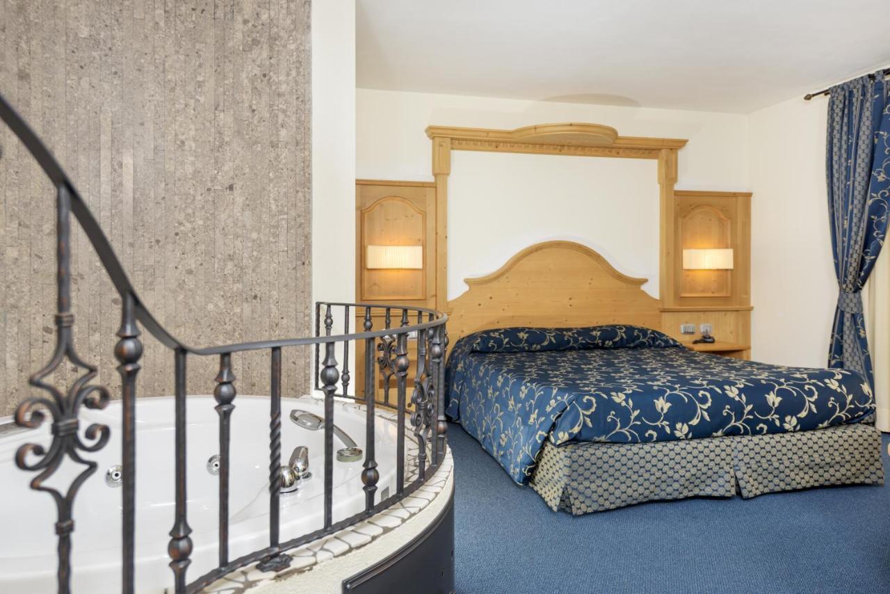 Family Hotel Andes - Only For Family Виго ди Фаса Екстериор снимка