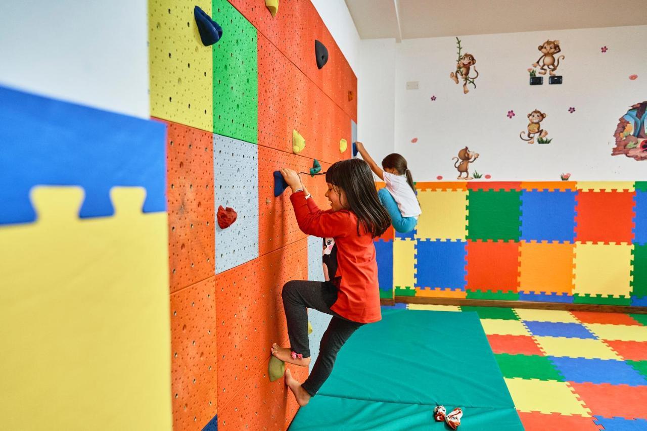Family Hotel Andes - Only For Family Виго ди Фаса Екстериор снимка